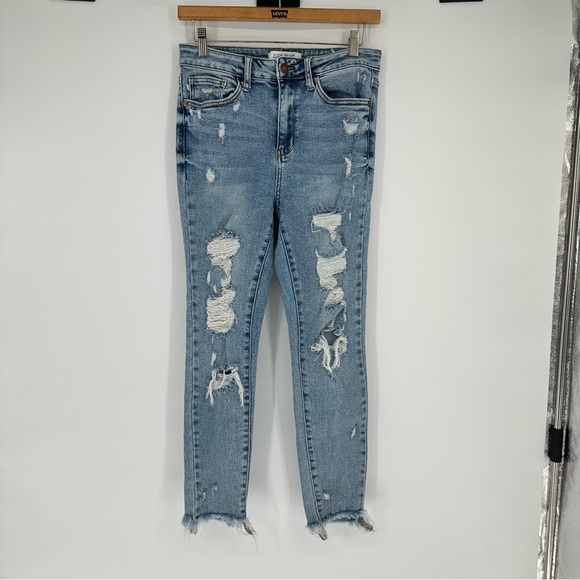 Judy Blue Shark Bite Light Wash Distressed Skinny Jeans Sz 5/27 - Picture 1 of 7